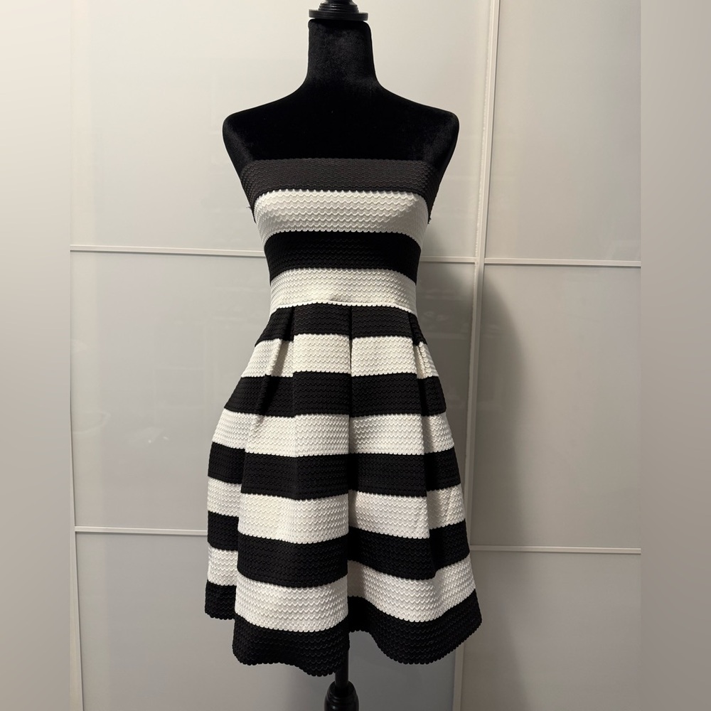 Doe & Rae Black and White Strapless A-Line Cocktail Dress